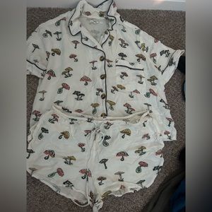 O’neill white mushroom PJ set